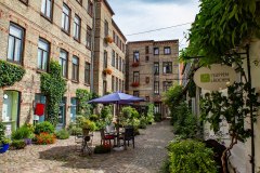 Blumenhof-03-Blick-zur-Strasse